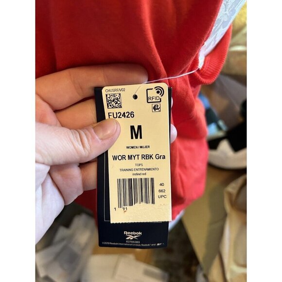 Reebok Womens Meet You There Racerback Tank Top NEW Size M Red Knit - Picture 4 of 7